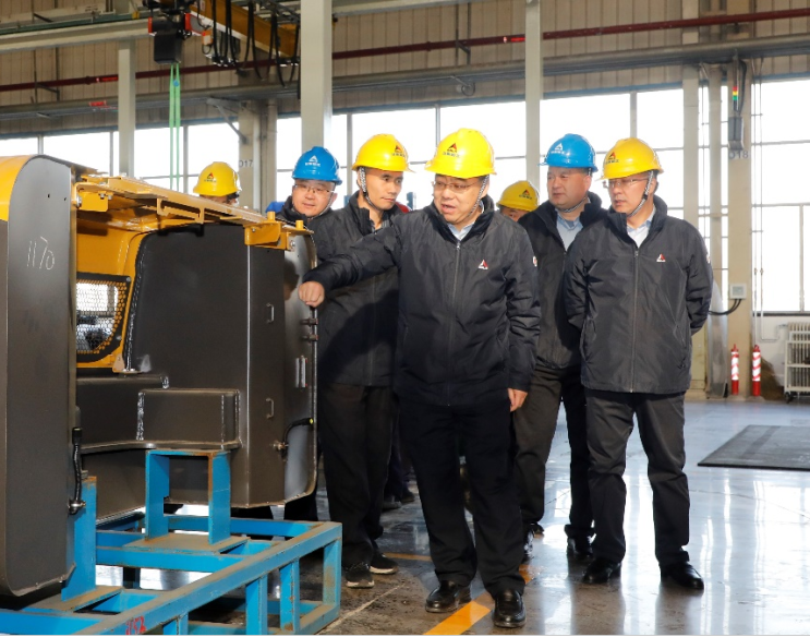 The grand ceremony for the rollout of Shandong Lingong's new 150 wheel loader was held