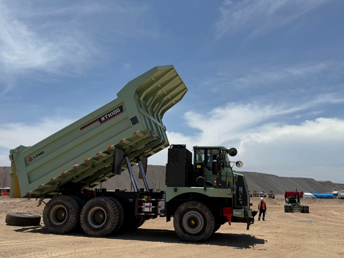 LGMG has delivered 30 RTH100 hybrid mining trucks to Peru, advancing sustainable mining practices