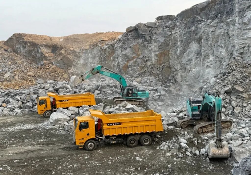 LGMG Delivers Six MT50 Off-Road Trucks To West African Mining Client